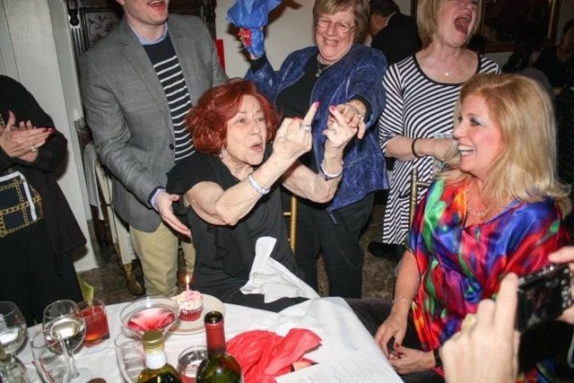 Old People Have Fun (25 pics)