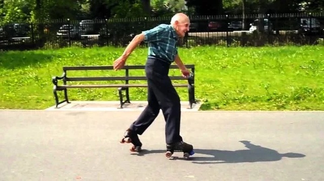 Old People Have Fun (25 pics)