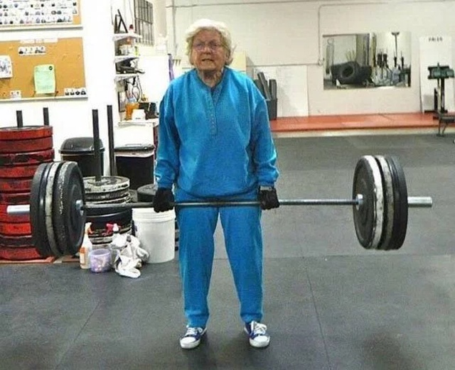 Old People Have Fun (25 pics)