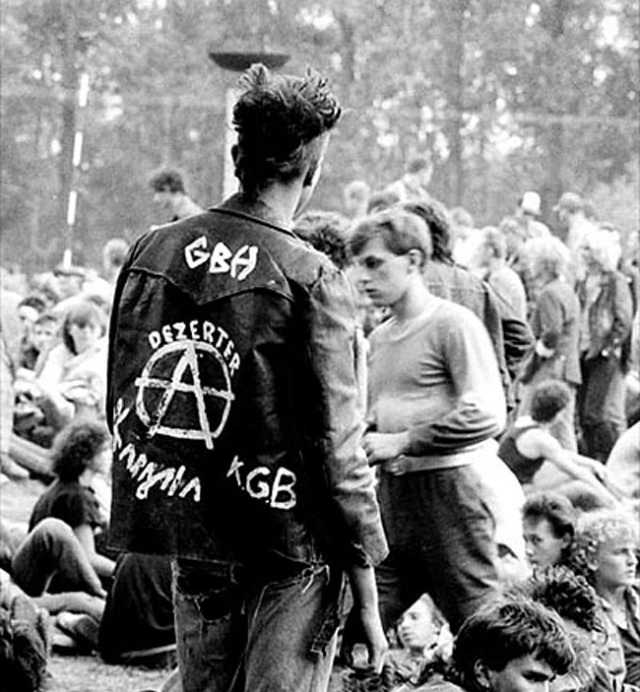 Punk Black Leather Jackets Were Cool (14 pics)