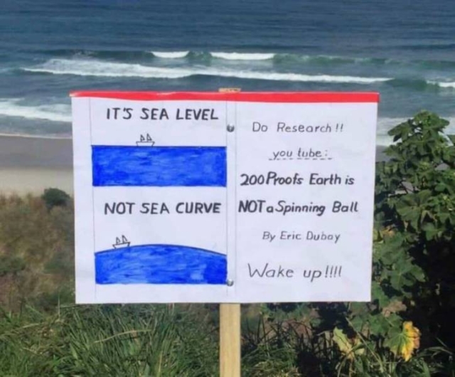 We All Know That The Earth Is Flat (19 pics)