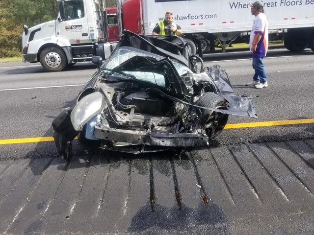 Driver Survives A Terrible Crash (10 pics)