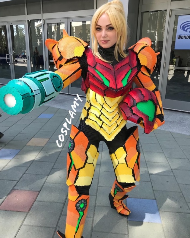 Samus Aran Cosplay (4 pics)