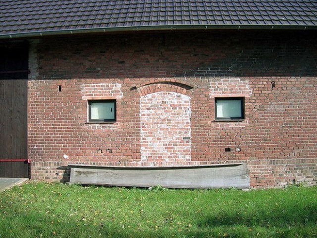 Do You Suffer From Pareidolia? Do You See Houses Or Faces? (20 pics)