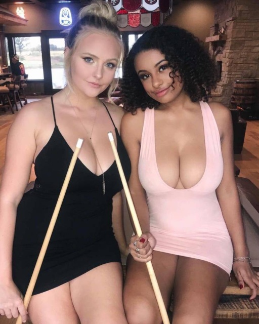 Beautiful Busty Girls (51 pics)