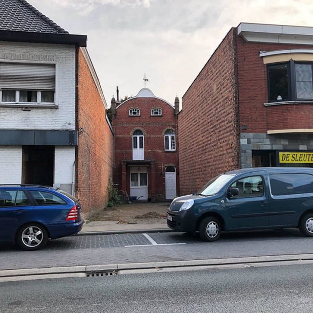 Ugly Houses In Belgium (33 pics)