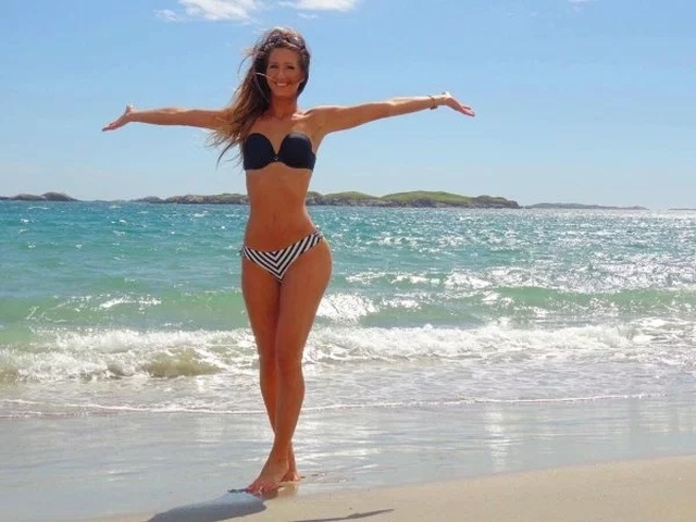 Sexy Brunettes (30 pics)