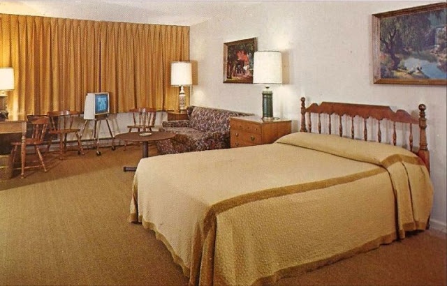 Bedroom Interior Of The 1950s and '60s American Hotels (30 pics)