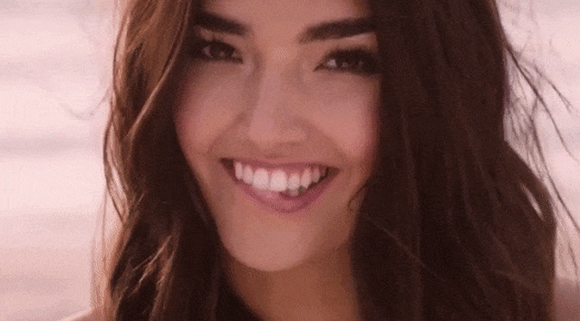 Cute Girls (20 gifs)