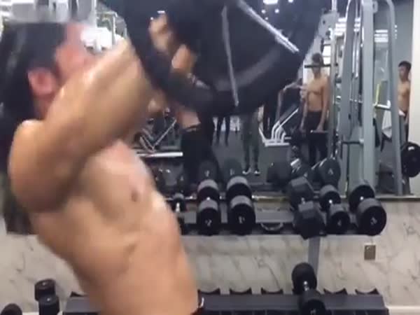 When Someone Says That Asians Aren't Good At Weightlifting