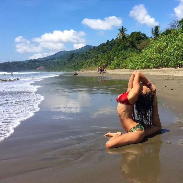 Yoga Girls (32 pics)