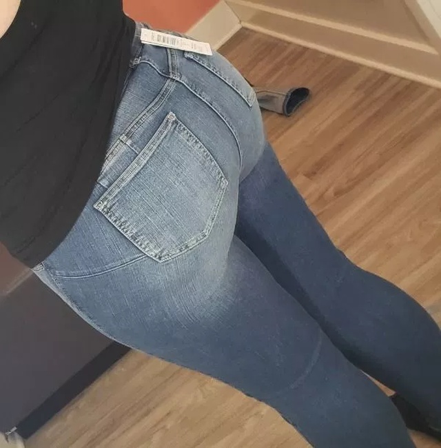 Girls In Tight Jeans (30 pics)