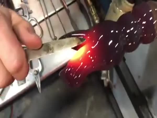 The Way They Work With Hot Glass To Make This Dragon