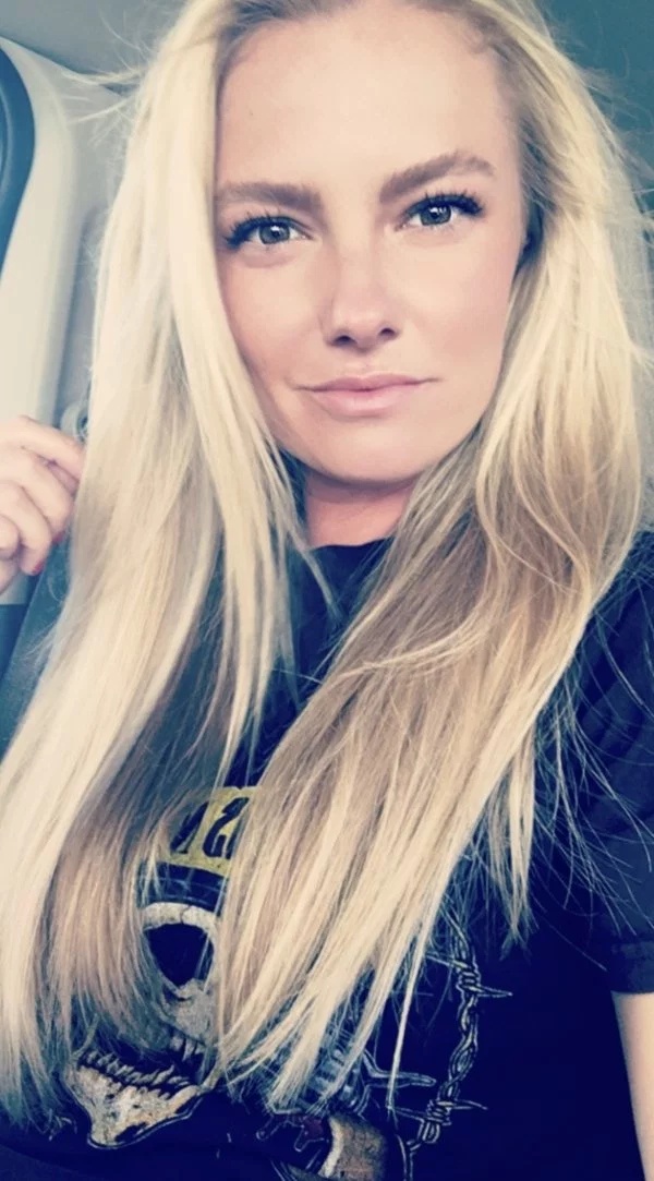 Sexy blondes (33 pics)
