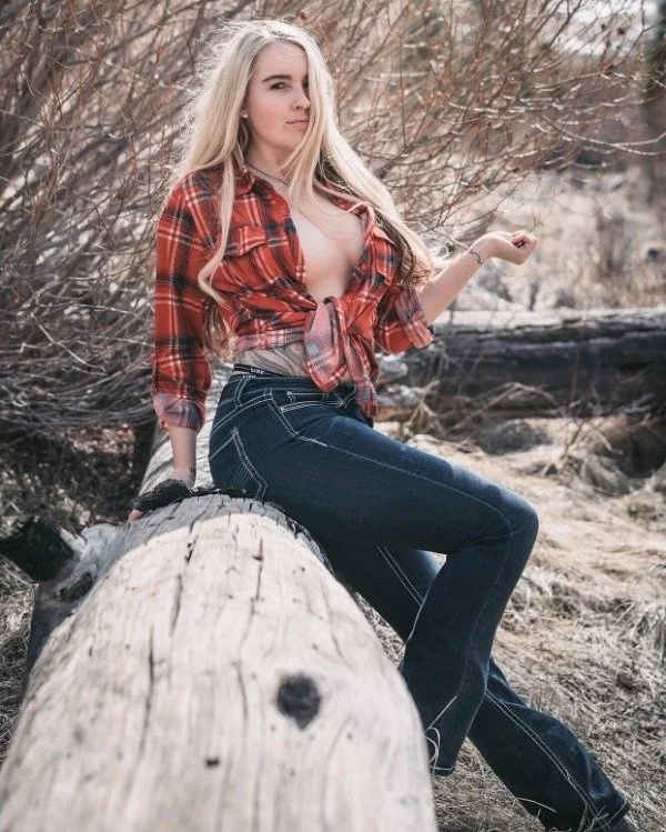 Sexy blondes (33 pics)
