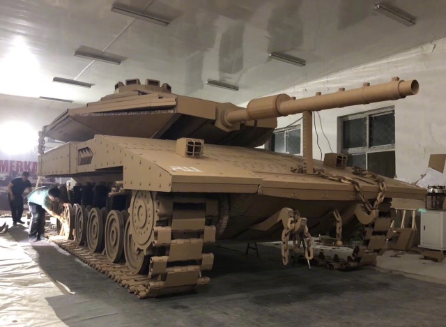 Cardboard Tank (16 pics)