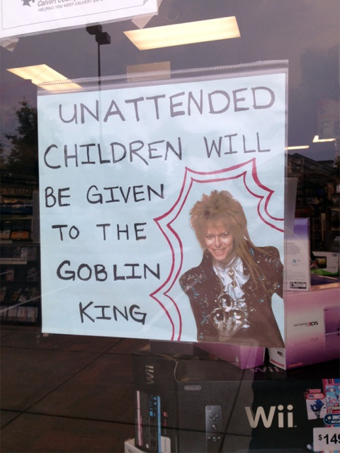 Funny “Unattended Children” Warning Signs (19 pics)