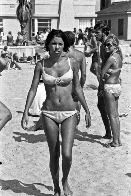 A Day At Mission Beach, California, August 1970 (29 pics)