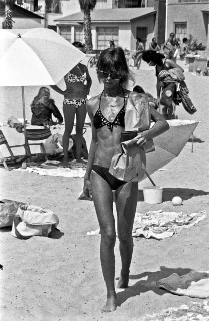 A Day At Mission Beach, California, August 1970 (29 pics)