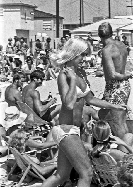 A Day At Mission Beach, California, August 1970 (29 pics)