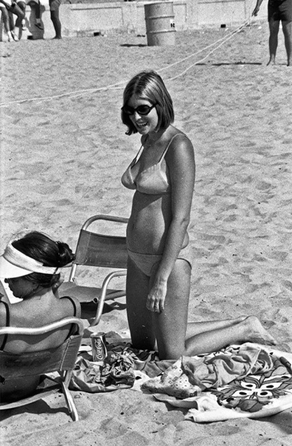 A Day At Mission Beach, California, August 1970 (29 pics)