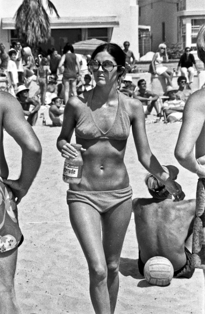 A Day At Mission Beach, California, August 1970 (29 pics)