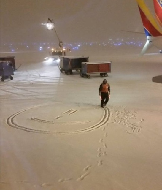 Strange Things At The Airports And Planes (25 pics)