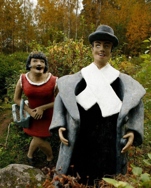 A Finnish Sculptor Made A Whole Village Of Creepy Statues (29 pics)