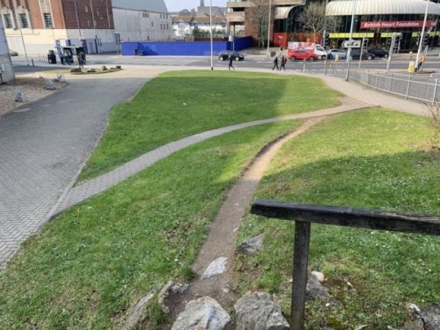 Desire Paths Show How Lazy And Practical People Are (22 pics)