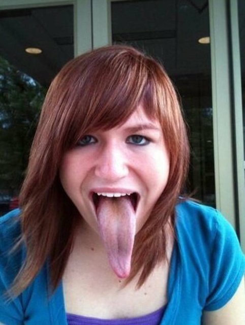 People With Very Long Tongues (17 pics)