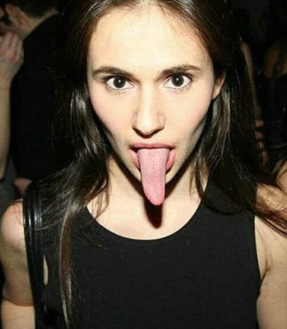 People With Very Long Tongues (17 pics)