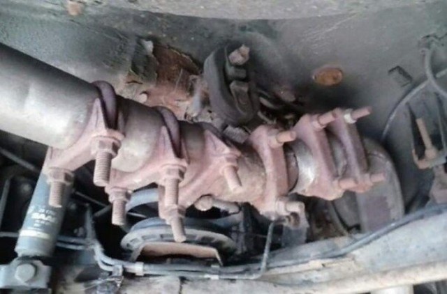 Crazy Car Repairs (17 pics)