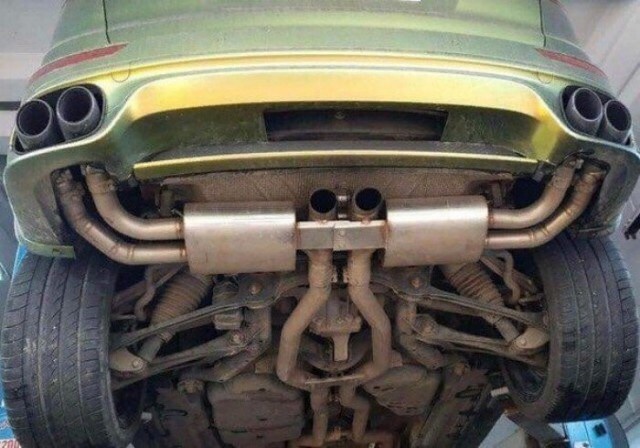 Crazy Car Repairs (17 pics)