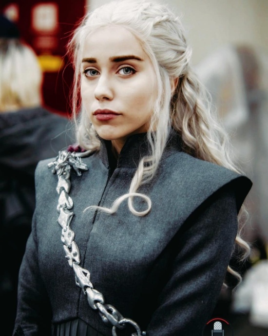 Daenerys Targaryen Cosplay By Italian Model Roberta Rory Pattaro (6 pics)