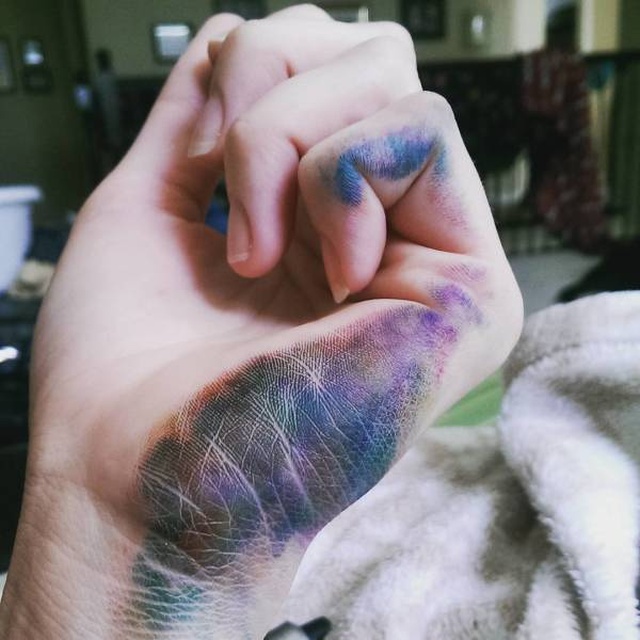 It’s Difficult To Be A Leftie (20 pics)