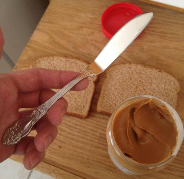 It’s Difficult To Be A Leftie (20 pics)
