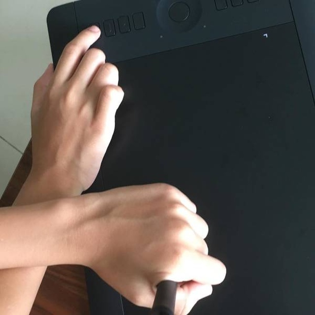 It’s Difficult To Be A Leftie (20 pics)