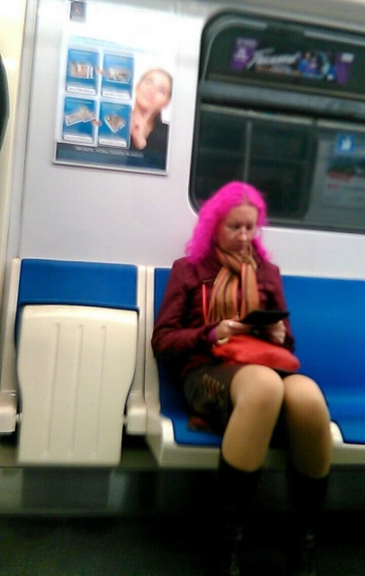Strange People In Russian Subway (36 pcis)