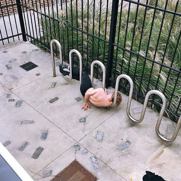 It Doesn't Seem Right (23 pics)