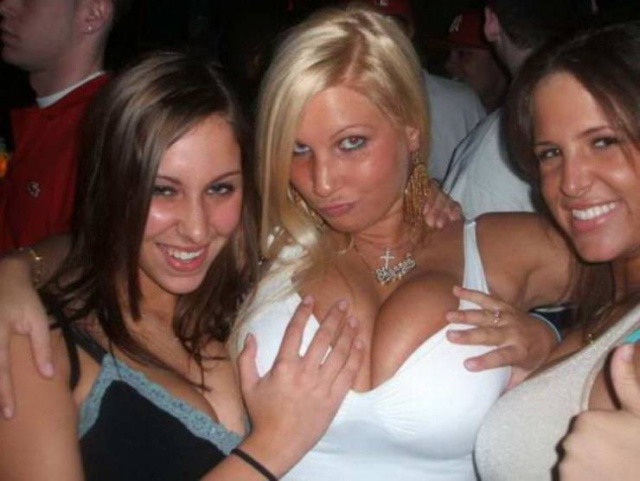 Girls Have Fun (25 pics)