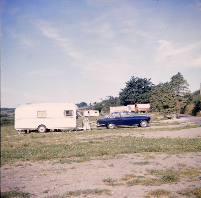 Trailer Life of the 1960s (26 pics)