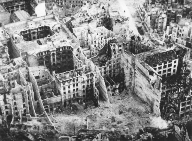 Berlin In 1945 (30 pics)