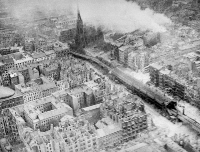 Berlin In 1945 (30 pics)