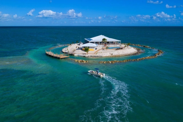 This Private Island In Florida Can Be Yours For Just $15.5 Million (13 pics)