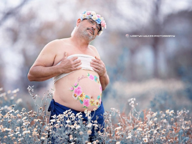 Dad Creates a Springtime Pregnancy Photoshoot Parody (12 pics)