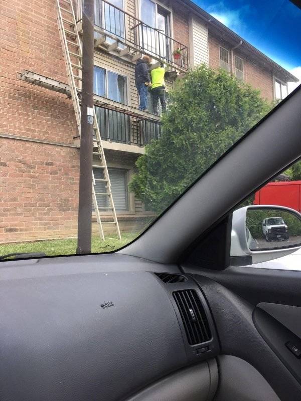 Doesn't Look Safe At All (35 pics)