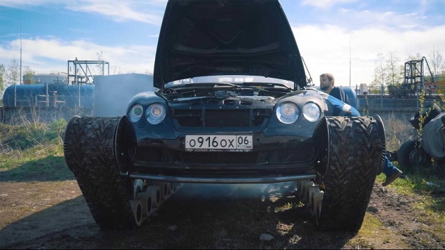 Russians Has Built A Bentley Continental GT Tank (8 pics)