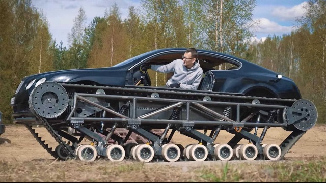 Russians Has Built A Bentley Continental GT Tank (8 pics)