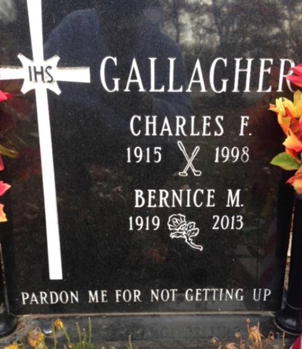Funny Headstones (18 pics)