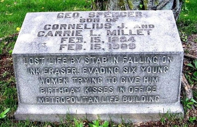 Funny Headstones (18 pics)
